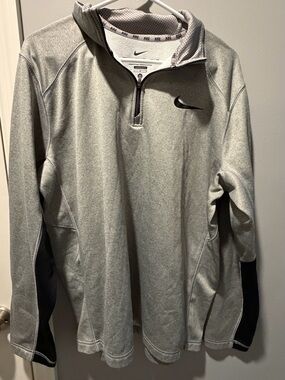 Nike Men’s Heather Gray Half-Zip Performance Pullover